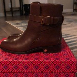 These beautiful Tory Burch are brand new.